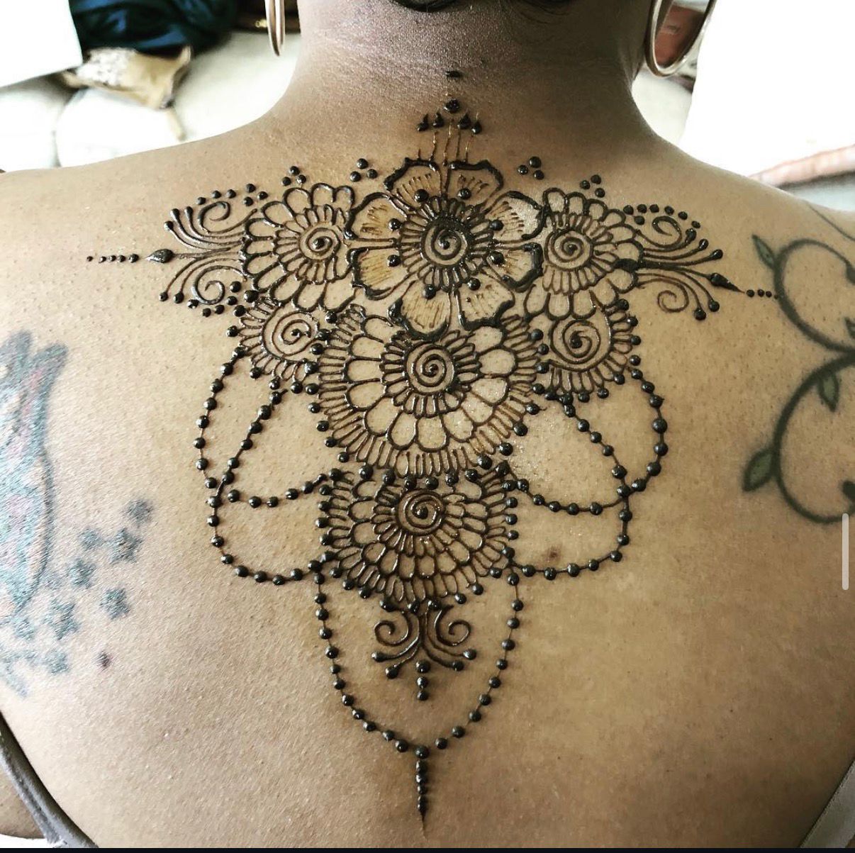 mehndi-back-neck-design