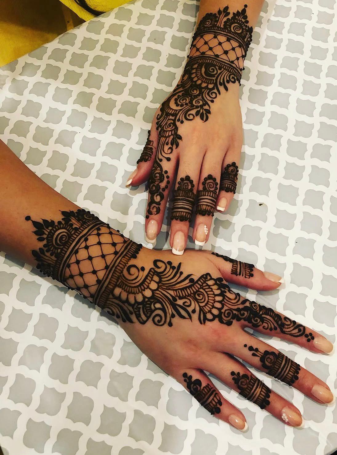 mehndi-modern-hand-design
